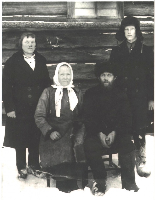 Semya_Vlasovyh__s.jpg Semya_Vlasovyh__s.jpg