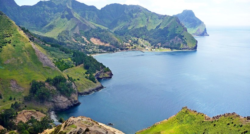 World___Travel_and_Tourism_Robinson_Crusoe_Island_in_the_Pacific_Ocean_096537_.jpg