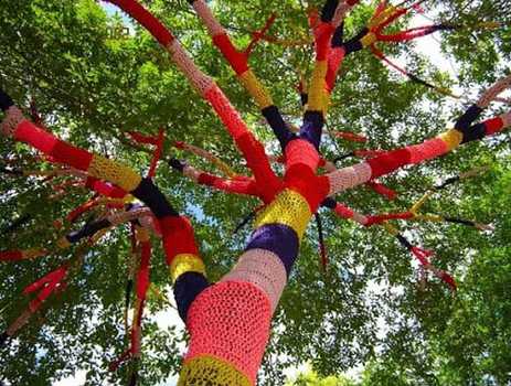 yarnbombing05.jpg