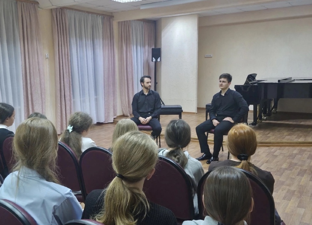 Molodegh_vybiraet_klassiku._Uchastniki_proekta_5.jpg Molodegh_vybiraet_klassiku._Uchastniki_proekta_5.jpg